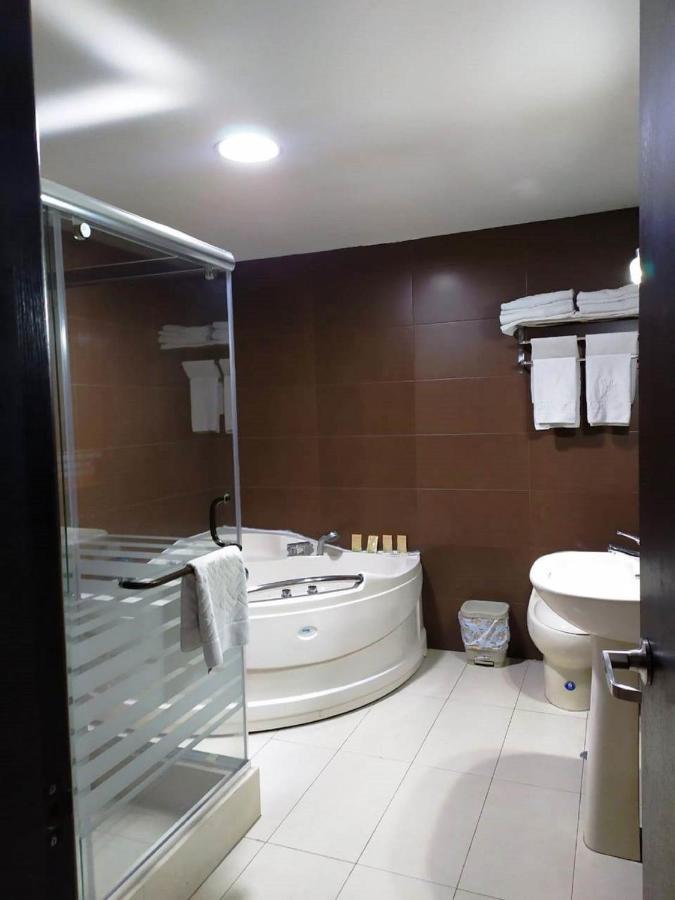 La Kapital Hotel Ambato Exteriör bild